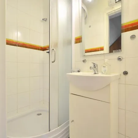 Guest house Cozy With Own Bathroom In The Old Town